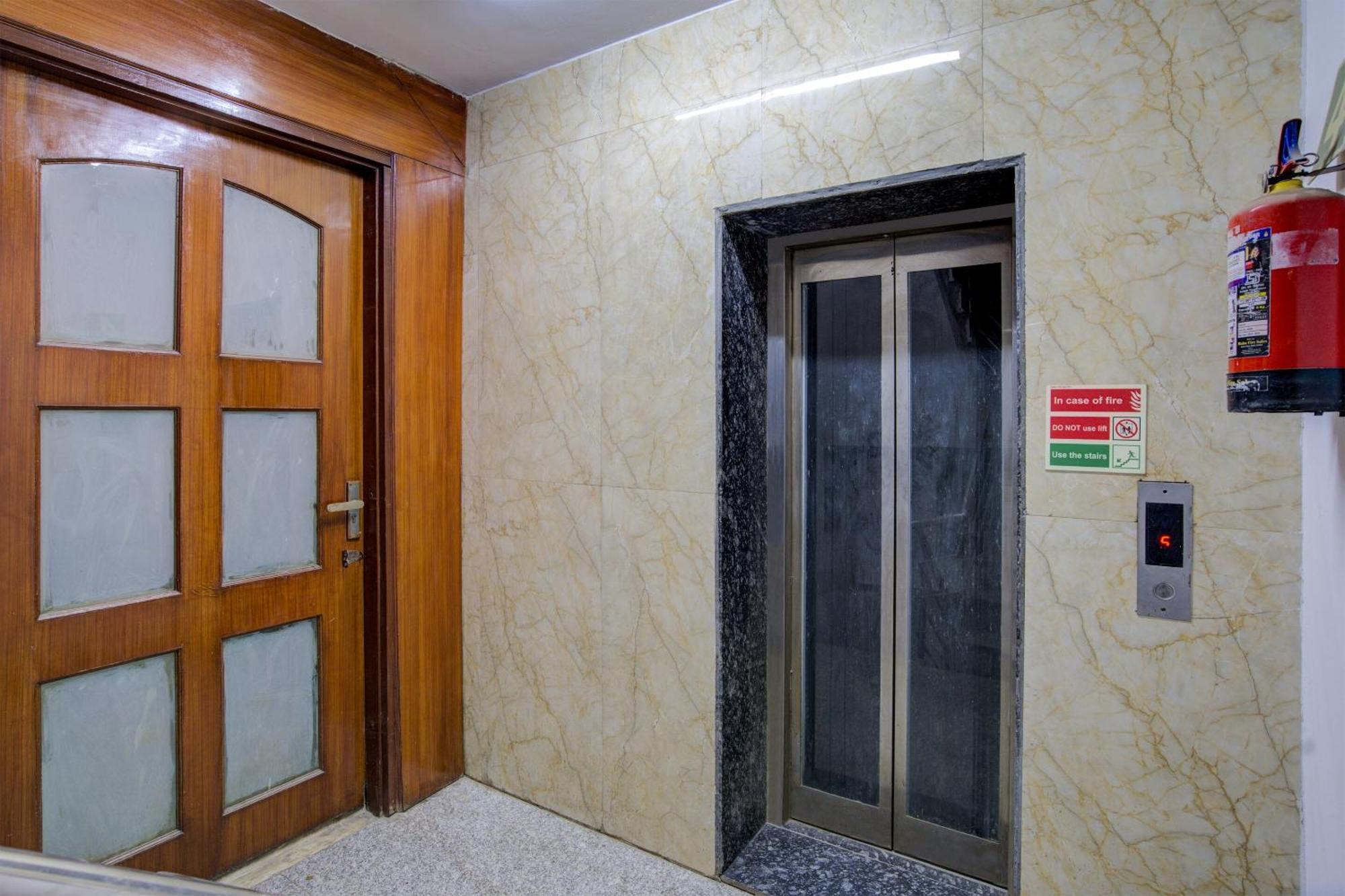 Hotel O Ocean Blue Residency Near Vs Mall نيودلهي المظهر الخارجي الصورة