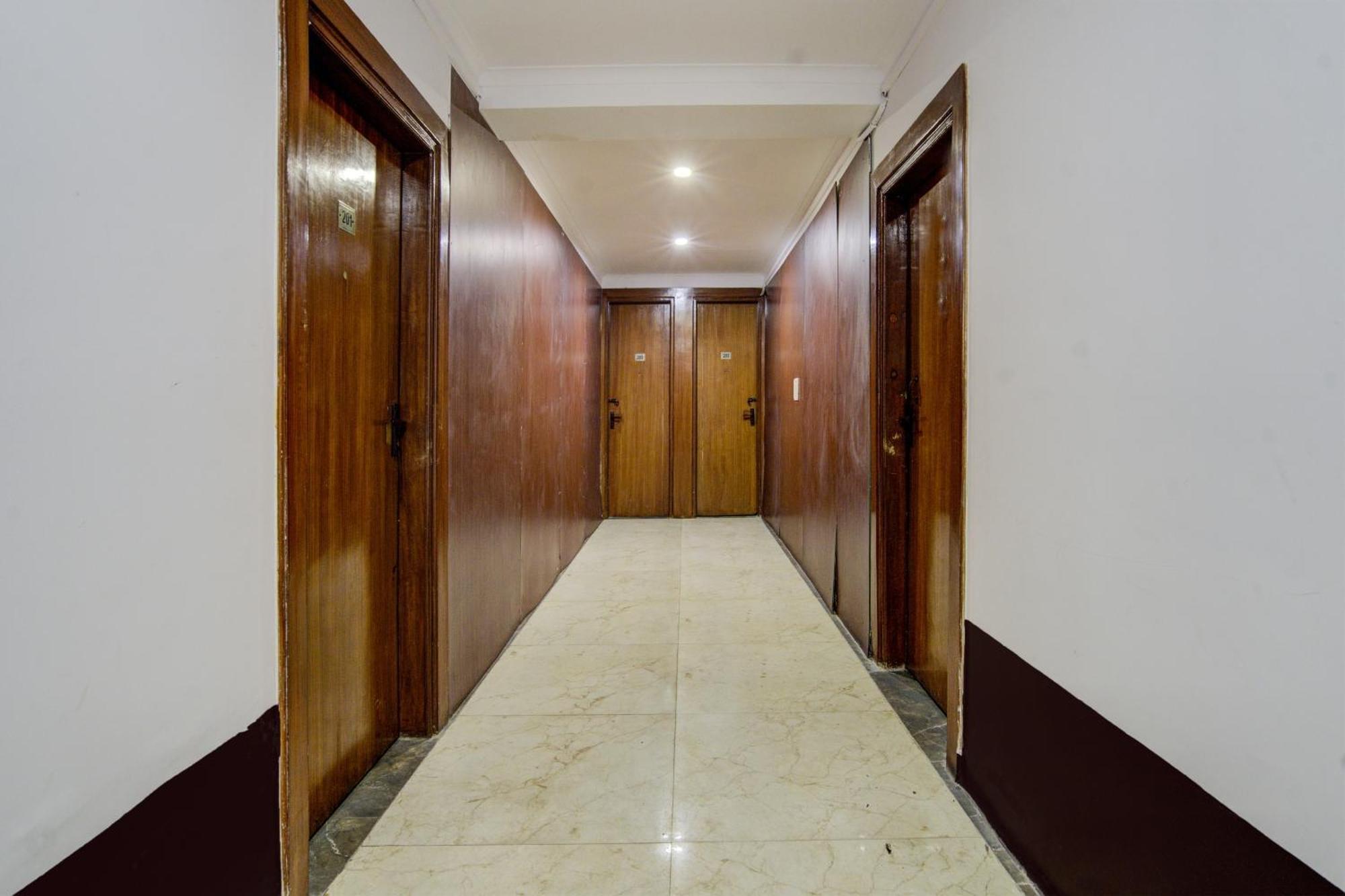 Hotel O Ocean Blue Residency Near Vs Mall نيودلهي المظهر الخارجي الصورة